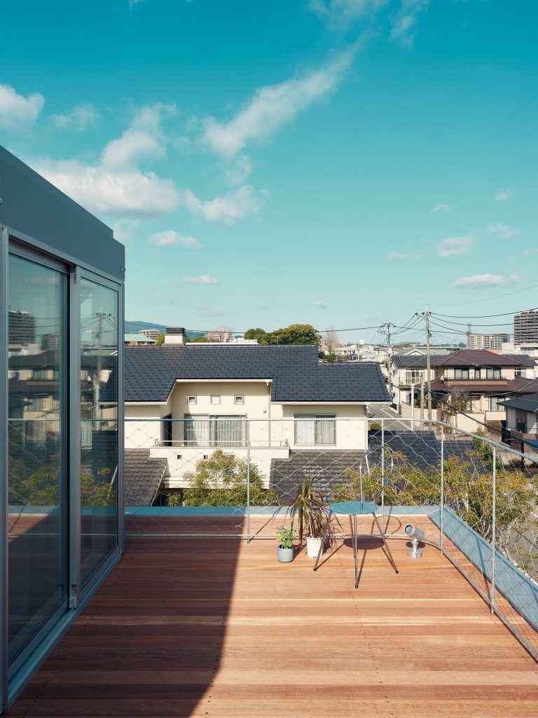 Quiet balcony space at O-Studio.