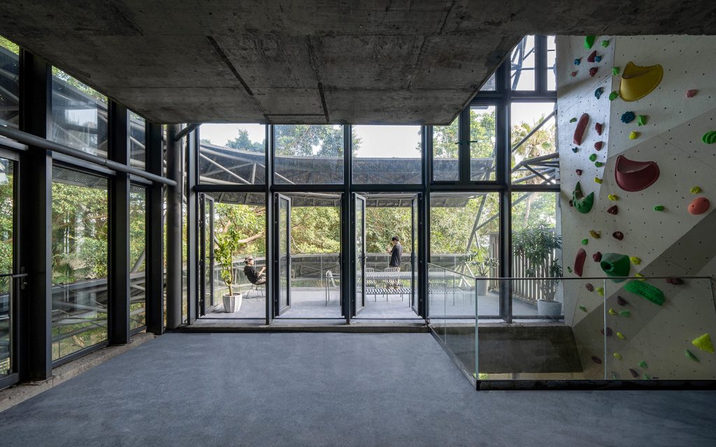 Interior space of Positive Energy House.